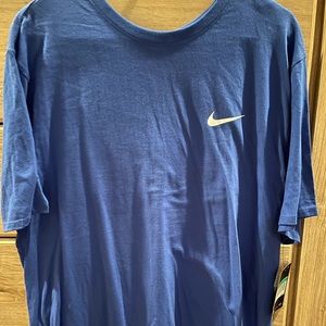 Nike short sleeve NWT